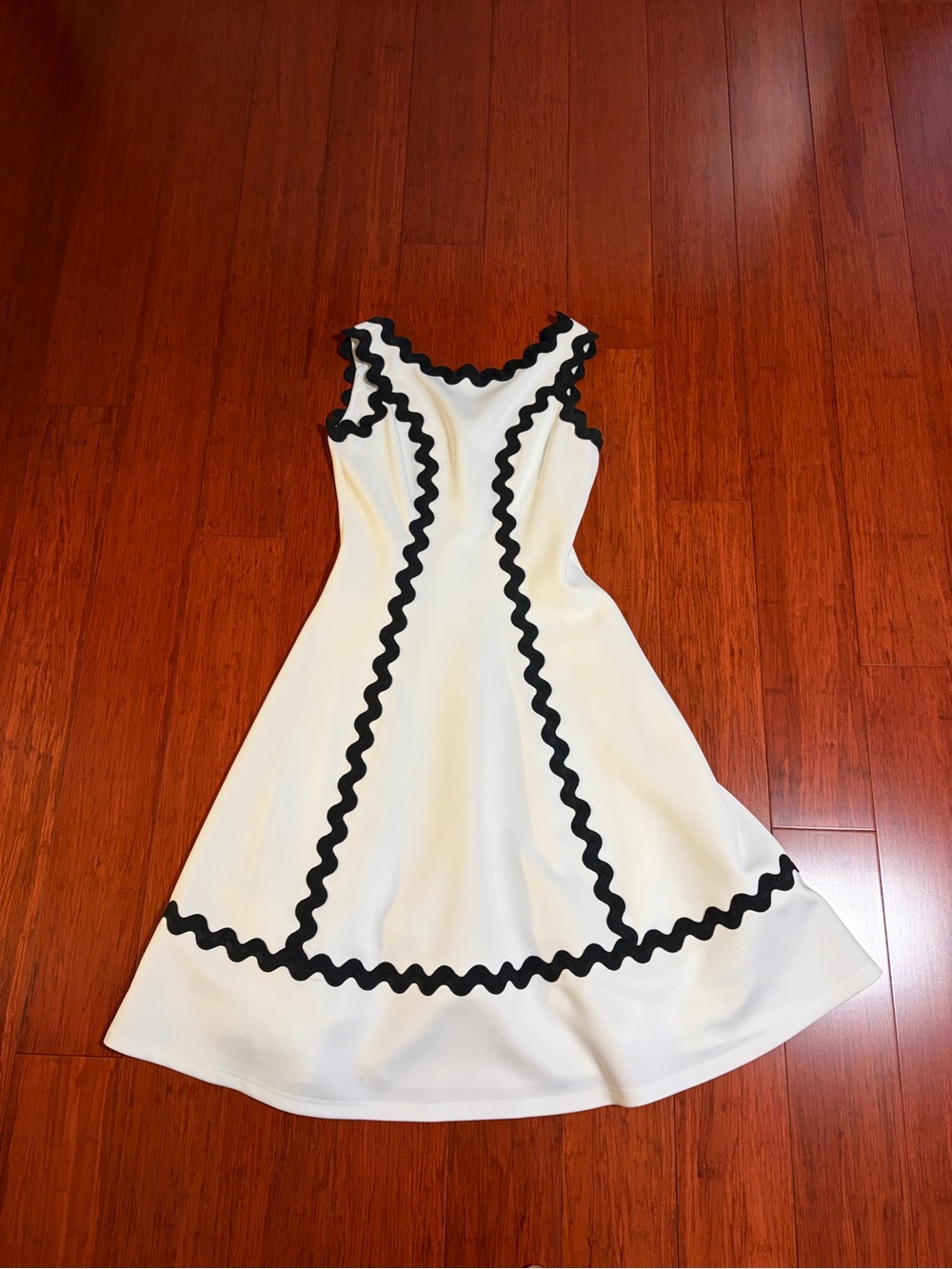 Rene Ruiz scallop ribbon detail midi dress, size 2
